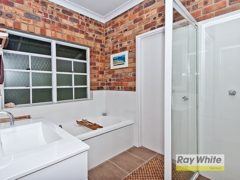 10 Grandview Court, Camp Mountain QLD 4520