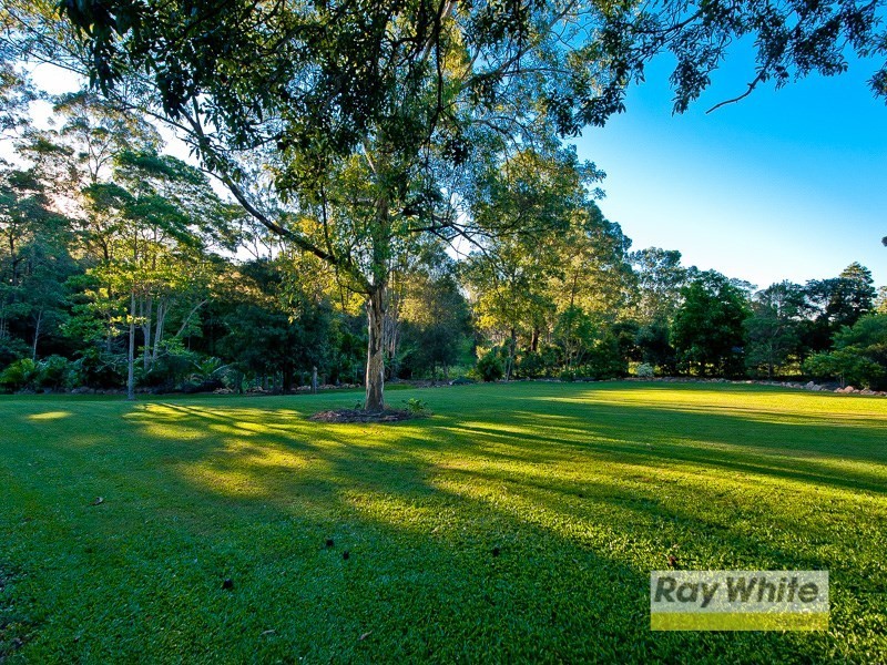 2 Nullamanna Road, Camp Mountain QLD 4520