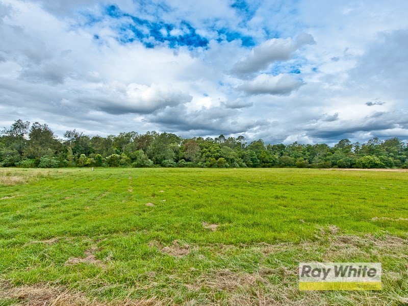 15 Haigh Crescent, Samford Valley QLD 4520