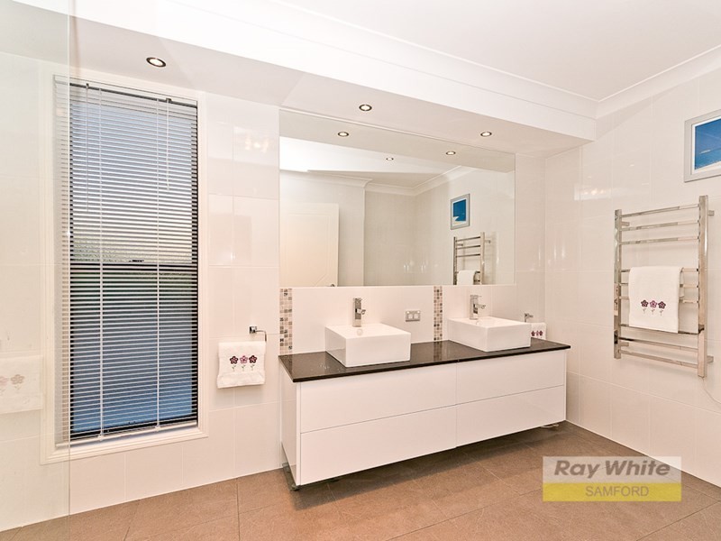 5 Meadowood Close, Highvale QLD 4520