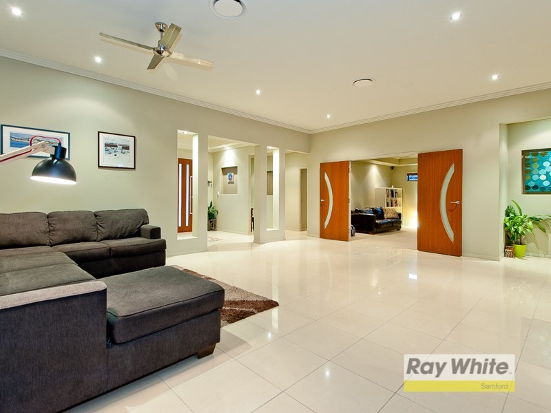 10 Barron Place, Joyner QLD 4500