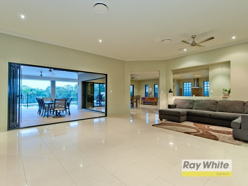 10 Barron Place, Joyner QLD 4500