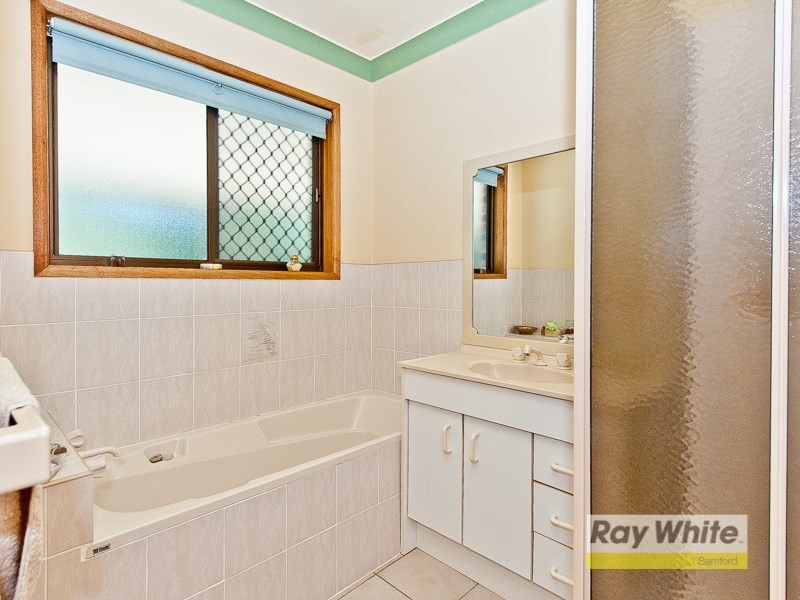 16 Bracken Court, Cashmere QLD 4500