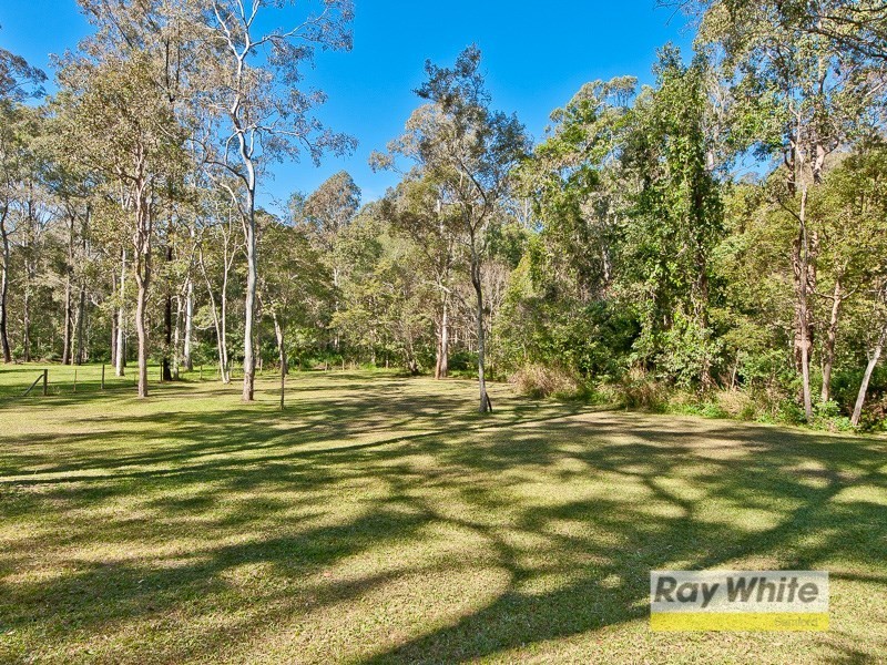 16 Bracken Court, Cashmere QLD 4500