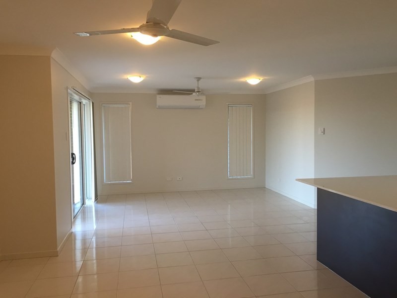 9 Fun Place, Bridgeman Downs QLD 4035