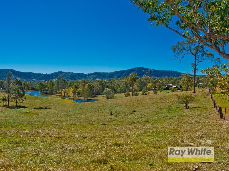 5 Parragilga Close, Wights Mountain QLD 4520