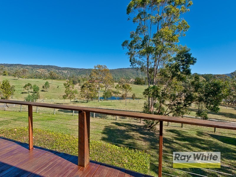 5 Parragilga Close, Wights Mountain QLD 4520