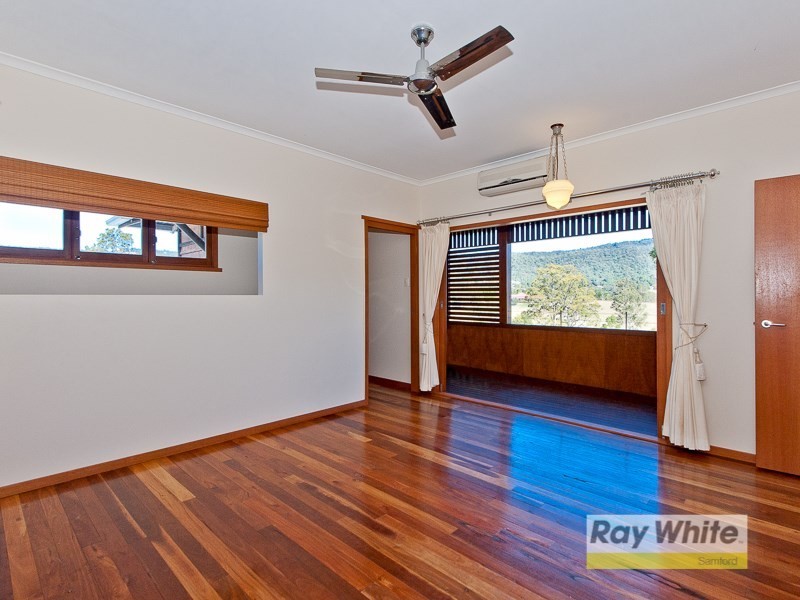 5 Parragilga Close, Wights Mountain QLD 4520