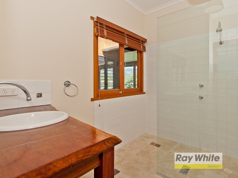 5 Parragilga Close, Wights Mountain QLD 4520