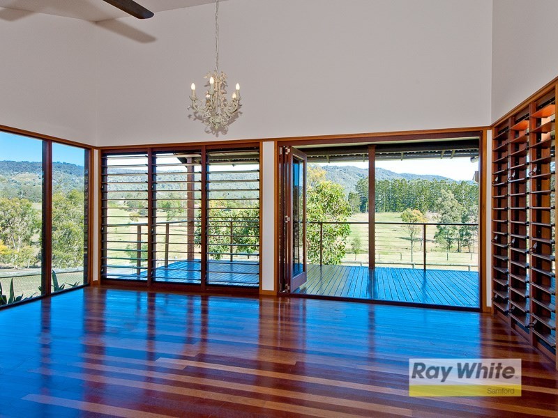 5 Parragilga Close, Wights Mountain QLD 4520