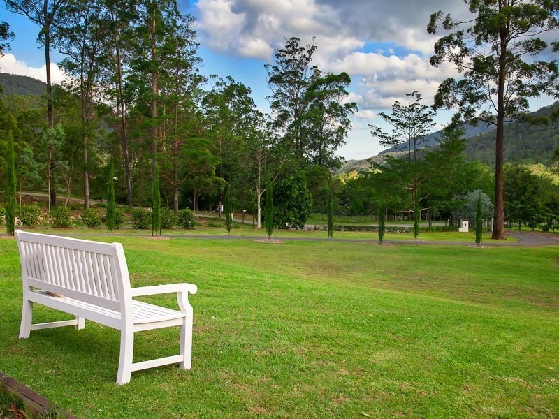 3 Bellbird Court, Cedar Creek QLD 4520