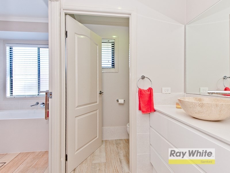 12 Barron Place, Joyner QLD 4500