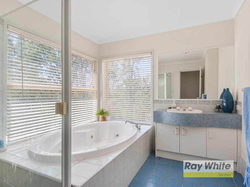 13 Stavewood Court, Highvale QLD 4520