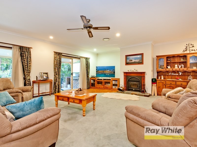 8 Davison Road, Camp Mountain QLD 4520