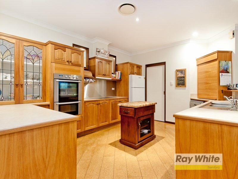 8 Davison Road, Camp Mountain QLD 4520