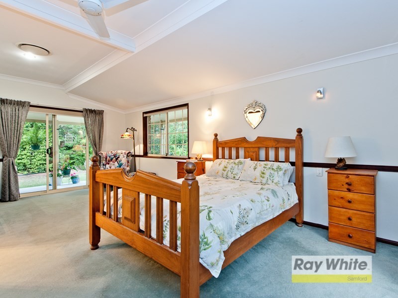 8 Davison Road, Camp Mountain QLD 4520