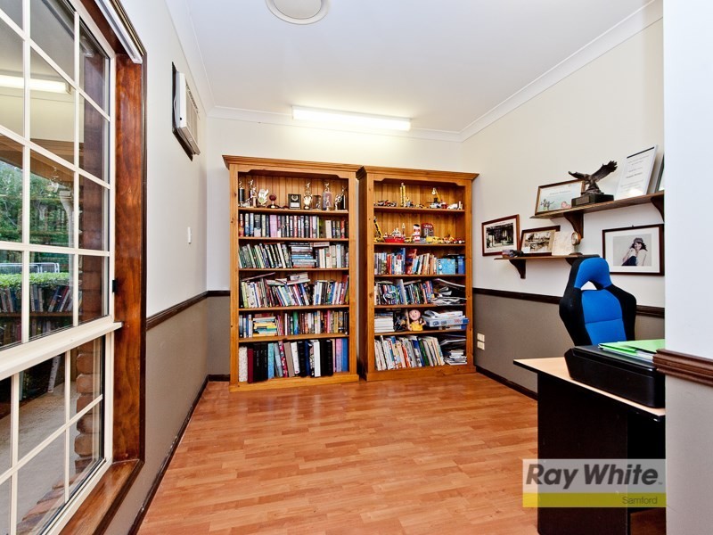 8 Davison Road, Camp Mountain QLD 4520