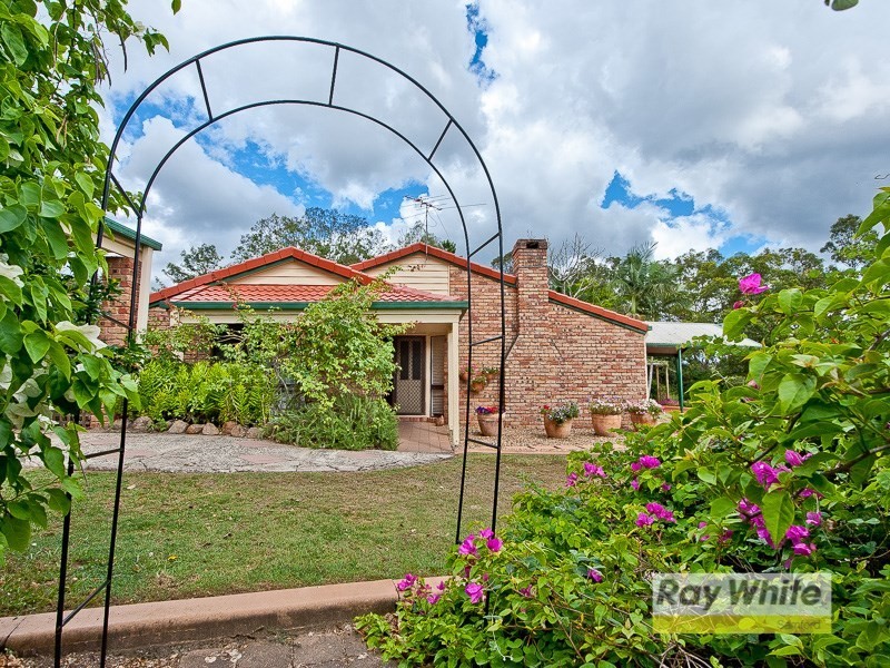 3 Heather Anne Drive, Draper QLD 4520