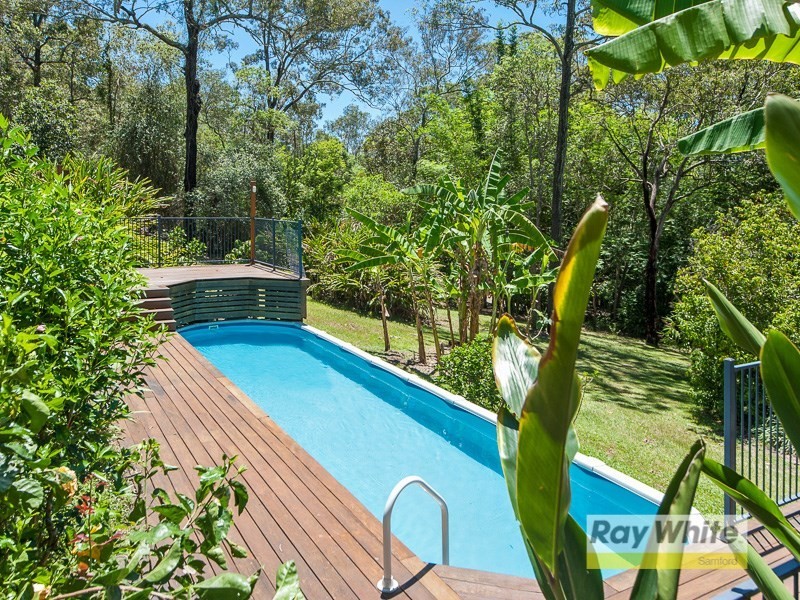 8 Narrien Court, Samford Village QLD 4520