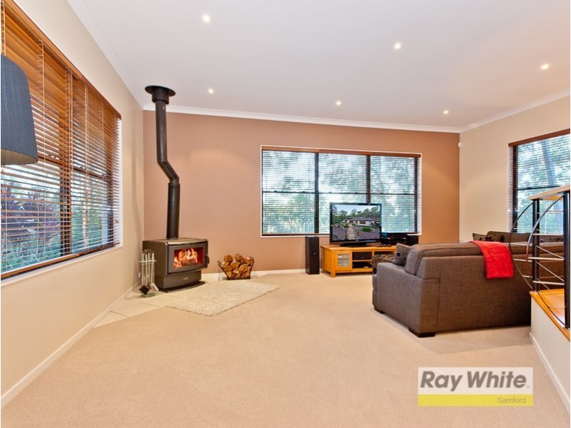 10 Dickens Place, Samford Valley QLD 4520