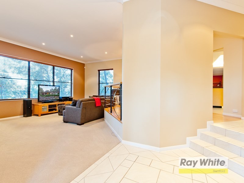 10 Dickens Place, Samford Valley QLD 4520