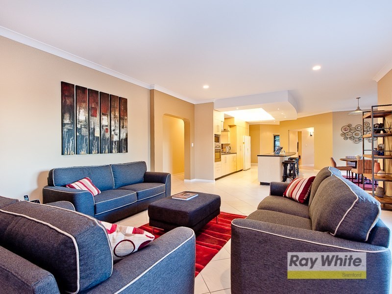 10 Dickens Place, Samford Valley QLD 4520