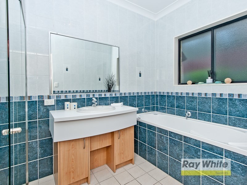 10 Dickens Place, Samford Valley QLD 4520