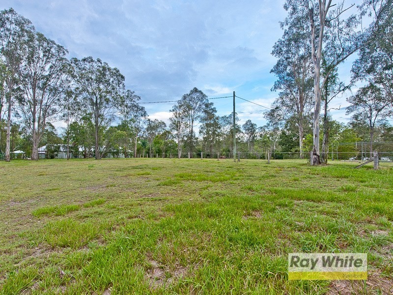 84 Camp Mountain Road, Camp Mountain QLD 4520
