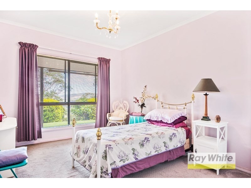 25 Trossachs Place, Upper Kedron QLD 4055