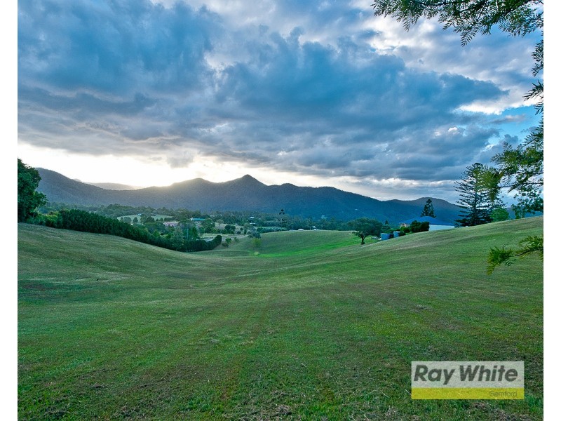 4 Blake Court, Mount Samson QLD 4520