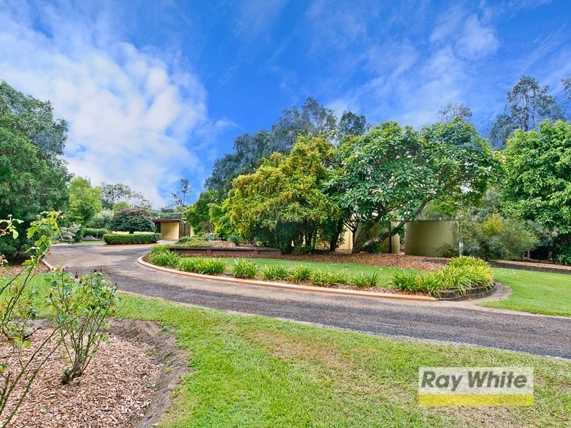 82 Domrow Road, Camp Mountain QLD 4520