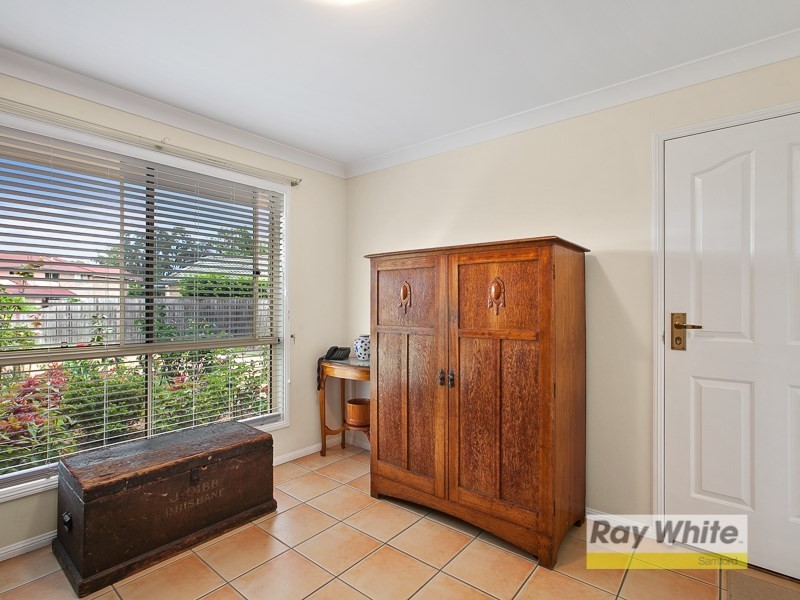 6 Plum Pine Court, Eatons Hill QLD 4037