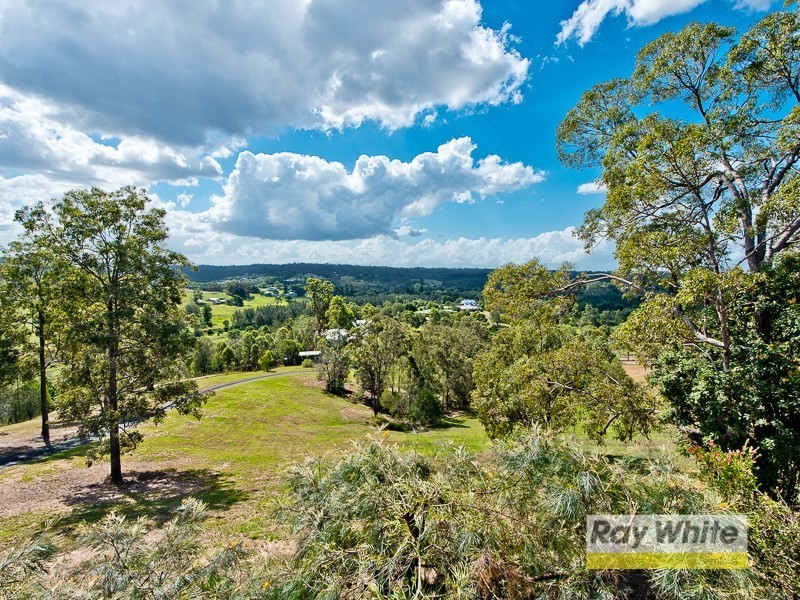 33 Willem Drive, Draper QLD 4520