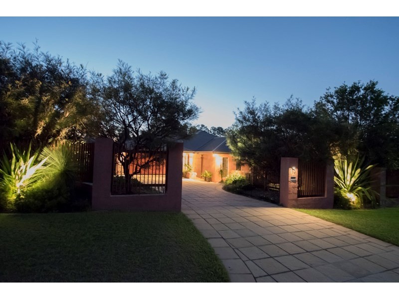 10 Chalmers Court, Samford Village QLD 4520