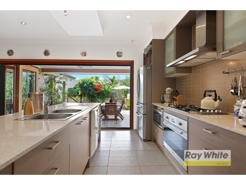 10 Chalmers Court, Samford Village QLD 4520