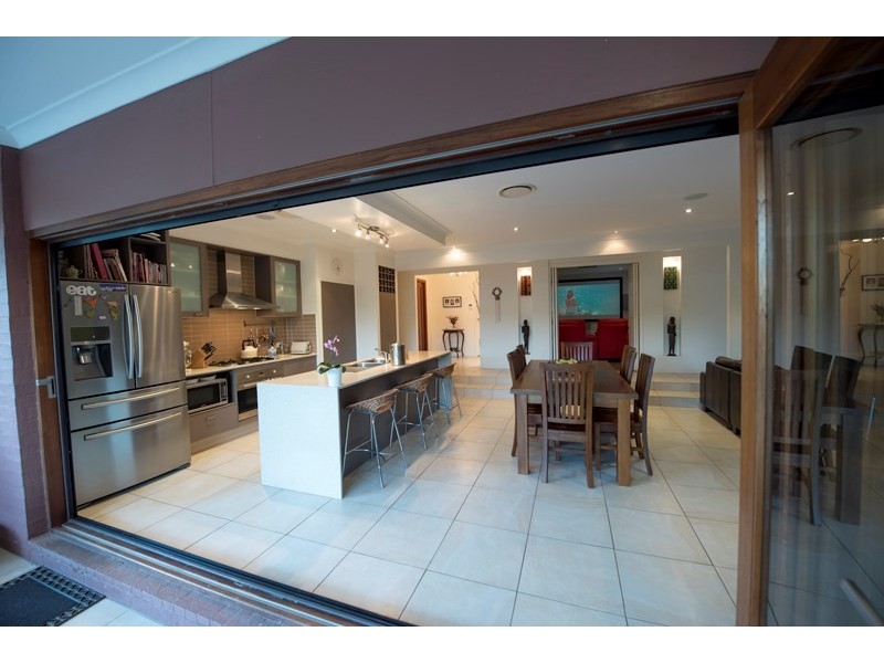 10 Chalmers Court, Samford Village QLD 4520