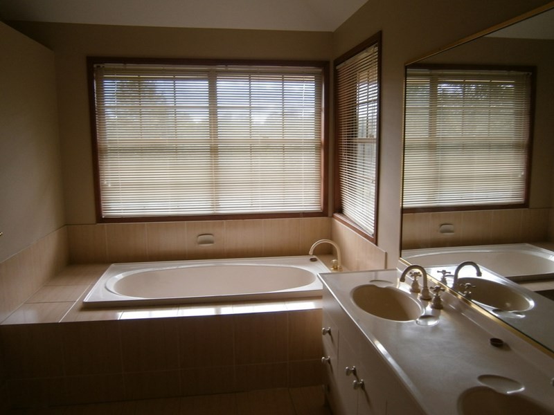 Samford Village QLD 4520