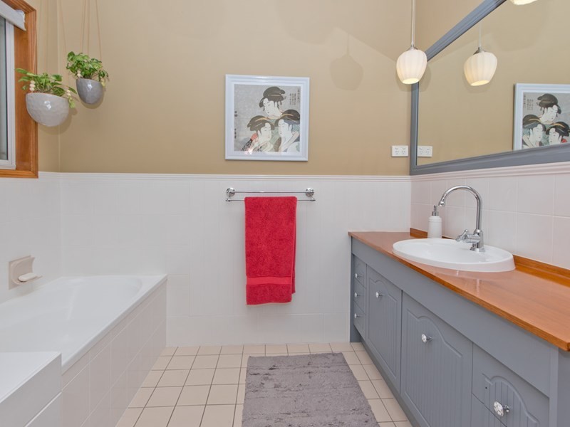 Camp Mountain QLD 4520