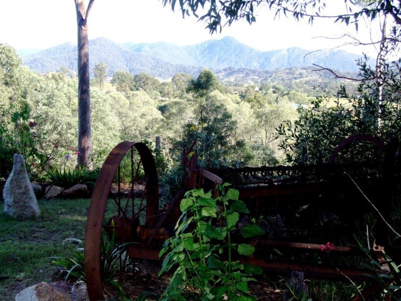 6 Annie Hedge Court, Samford QLD 4520