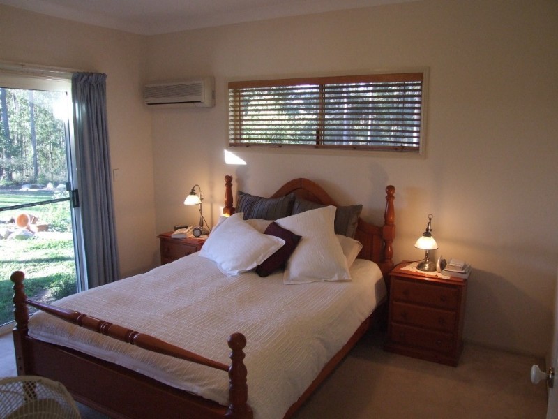 6 Annie Hedge Court, Samford QLD 4520