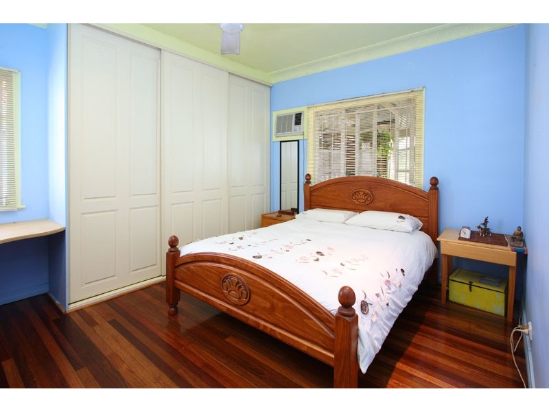 19 Cross Street, Mitchelton QLD 4053