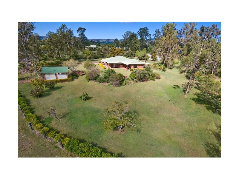 15 Greenwood Crescent, Samford QLD 4520