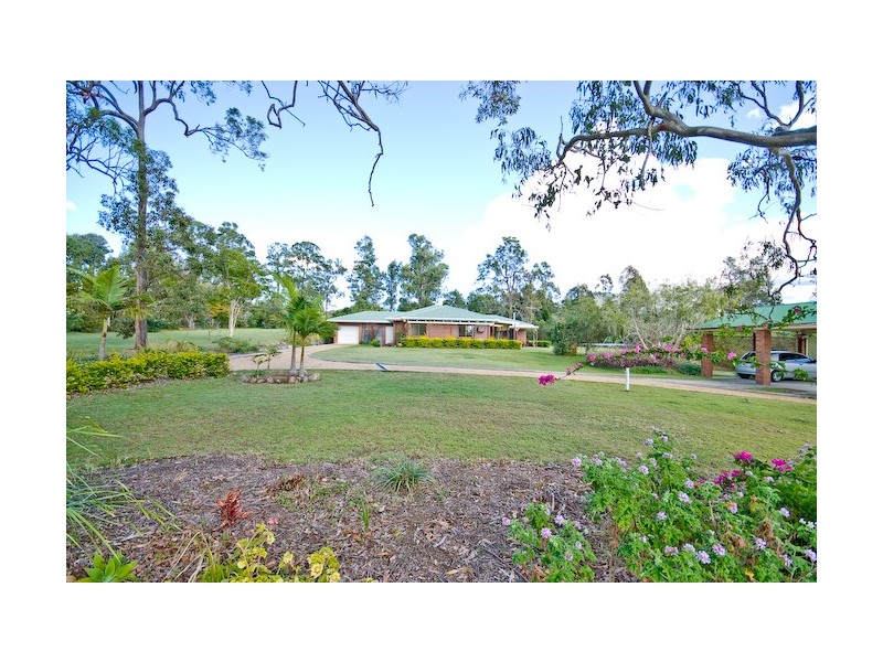 15 Greenwood Crescent, Samford QLD 4520