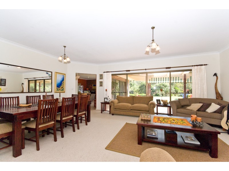 15 Greenwood Crescent, Samford QLD 4520