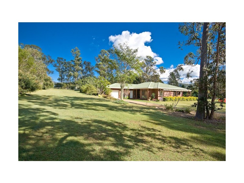 15 Greenwood Crescent, Samford QLD 4520