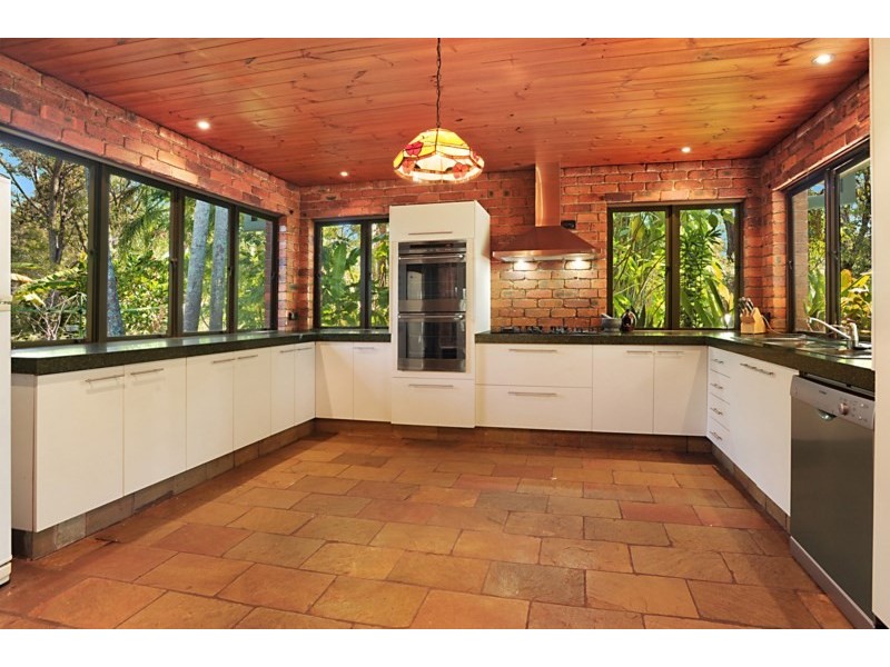 1 Hogan Court, Camp Mountain QLD 4520