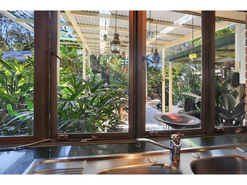 1 Hogan Court, Camp Mountain QLD 4520