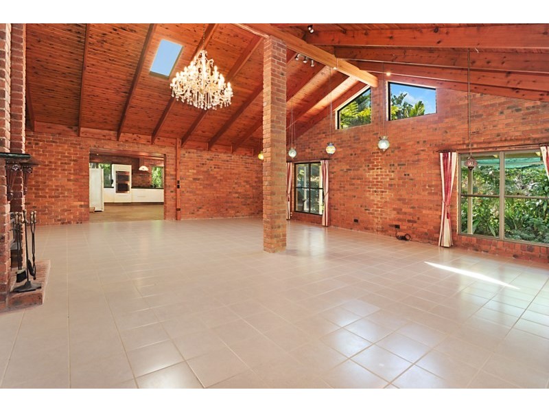 1 Hogan Court, Camp Mountain QLD 4520