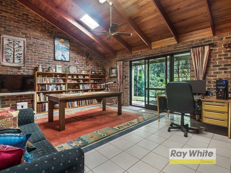 1 Hogan Court, Camp Mountain QLD 4520