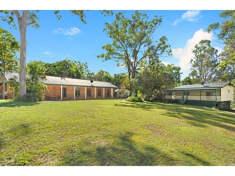 1 Hogan Court, Camp Mountain QLD 4520